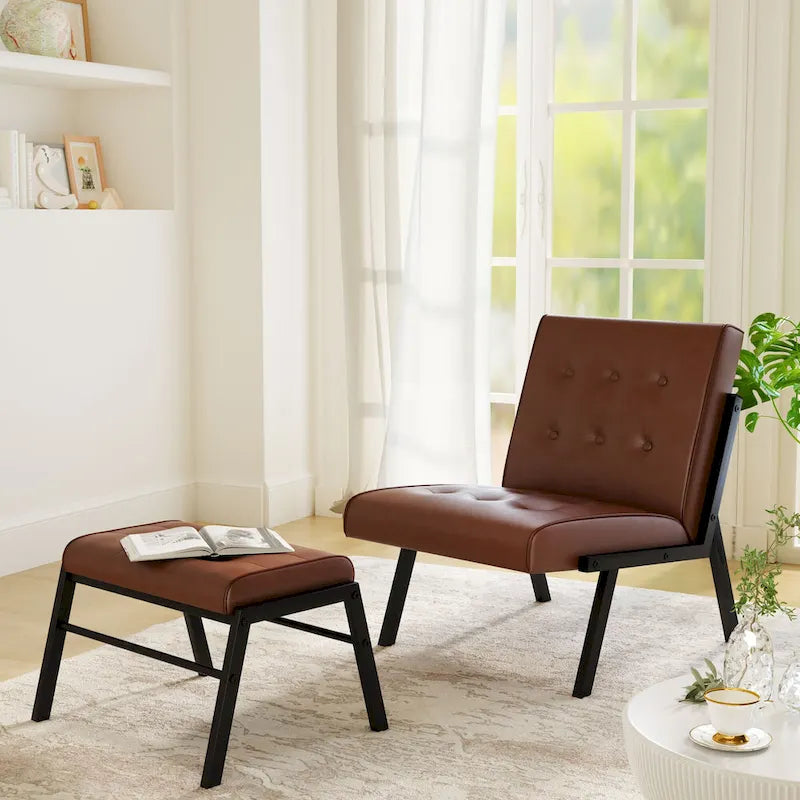 Fotel akcentujący bez podłokietników z podnóżkiem, tapicerowany skórą ekologiczną w stylu Mid-Century, szerokość 60 cm, pikowany
