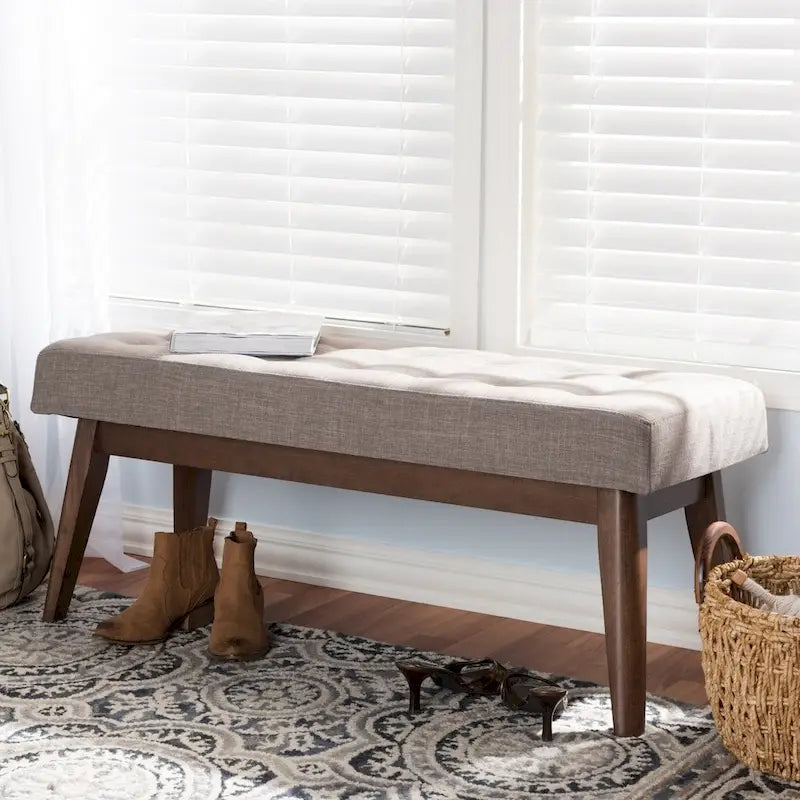 Tapicerowana ławka z guzikami w stylu mid-century, mebel akcentowy do sypialni i przedpokoju