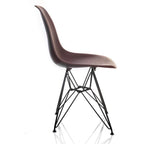 Krzesło do jadalni Nature Series DSR w stylu mid-century modern, z drewnianym usłojeniem, z akcentem, z czarnymi nogami Eiffel ze stali